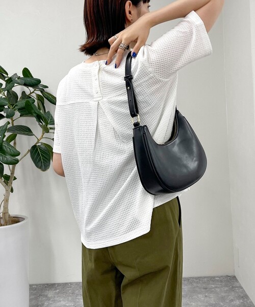 fredy emue（フレディエミュ）の「素材感ブラウスカットソー（Tシャツ/カットソー・レディース・サックスブルー/ブラック/オフホワイト/ライトグリーン・38）」の15枚目の写真