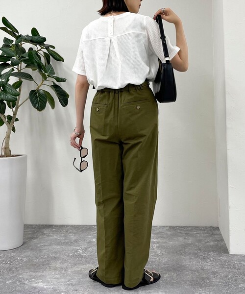 fredy emue（フレディエミュ）の「素材感ブラウスカットソー（Tシャツ/カットソー・レディース・サックスブルー/ブラック/オフホワイト/ライトグリーン・38）」の20枚目の写真