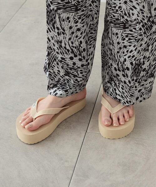 GALLEST(ギャレスト)の「◆【LOCALS】厚底ビーチサンダル(サンダル・レディース・ライトベージュ/チャコールグレー/ブラック・40)」の15枚目の写真