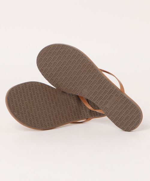 TKEES（ティキーズ）の「【W】【it】【IW4】【Tkees】FOUNDATIONS GLOSS ティキーズ ビーチサンダル（サンダル・レディース・ブラウン系その他2/オレンジ系その他/ブラウン系その他6/ブラウン系その他4/ピンク系その他/ベージュ系その他3/ベージュ系その他2/ベージュ系その他/ブラウン/ブラウン系その他3/ライトベージュ/ブラウン系その他7/ベージュ/ブラウン系その他5/ブラウン系その他・US8/US6/US7/US5）」の17枚目の写真