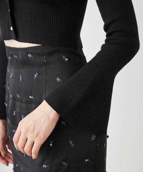 SNIDEL（スナイデル）の「クロップドフレアスリーブカーディガン（ニット/セーター・レディース・アイボリー/ブラック/ラベンダー/ブラウン・FREE）」の13枚目の写真