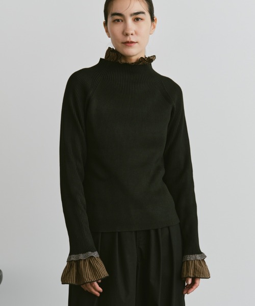 Libra Cue（リブラ キュー）の「ハイネックフリルリブニット（ニット/セーター・レディース・レッド/アイボリー/ブラック/ブルー/グレー・FREE）」の6枚目の写真