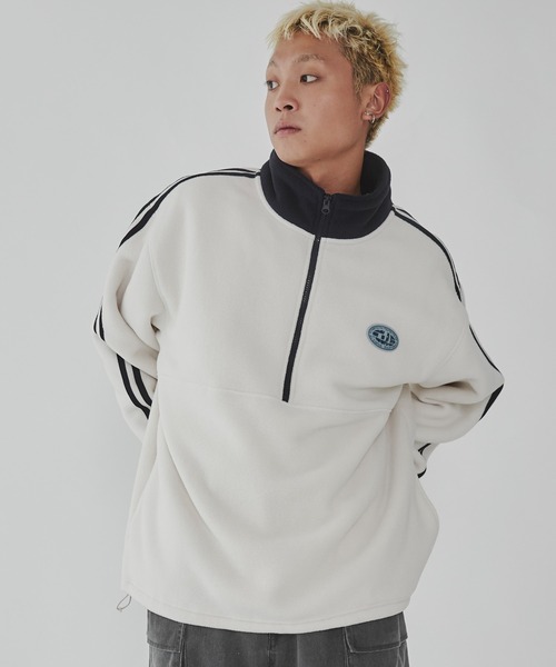 WEGO（ウィゴー）の「WEGO/フリースワンポイントハーフZIPプルオーバー（スウェット・メンズ・ブラック/オフホワイト/ネイビー・MEDIUM/LARGE）」の2枚目の写真