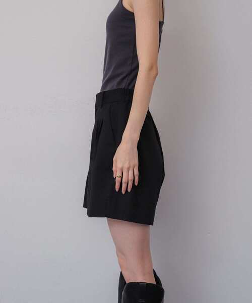 SENSE OF PLACE by URBAN RESEARCH（センスオブプレイスバイアーバンリサーチ）の「ダブルタックショートパンツ（その他パンツ・レディース・ブラック/グレー・SMALL/MEDIUM）」の21枚目の写真