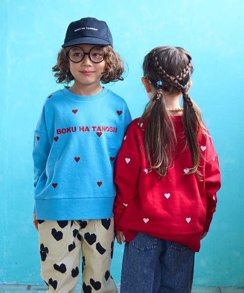 BOKU HA TANOSII（ボク　ハ　タノシイ）の「【BOKU HA TANOSII】別注 HEART SWEAT（スウェット・キッズ・レッド/オフホワイト/ブルー・90/100/110/120/130/140/150）」の4枚目の写真