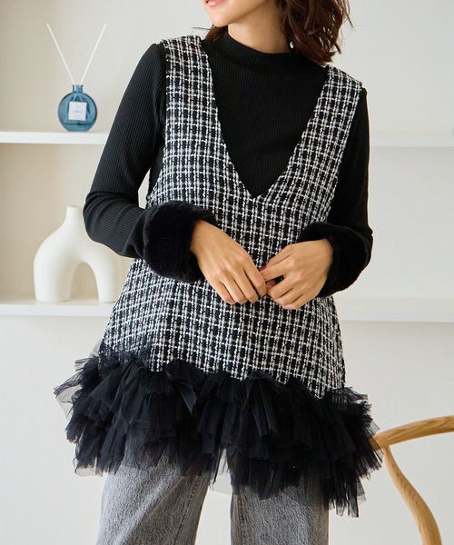 M y u（ミュー）の「裾チュールフリル　ジャンパースカート（ワンピース・レディース・ホワイト/ブラック・ML/SM）」の2枚目の写真