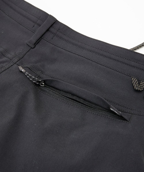 BILLABONG(ビラボン)の「BILLABONG メンズ SURFTREK PLUS PANT ロングパンツ/ビラボンストレッチテーパードナイロンボトムス(その他パンツ・メンズ・ブラック/キャメル・MEDIUM/LARGE/X-LARGE)」の20枚目の写真