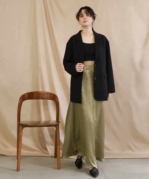 select MOCA（セレクトモカ）の「クラッシュサテンロングスカート（スカート・レディース・カーキ/ブラック/グレー・MEDIUM/LARGE）」の4枚目の写真