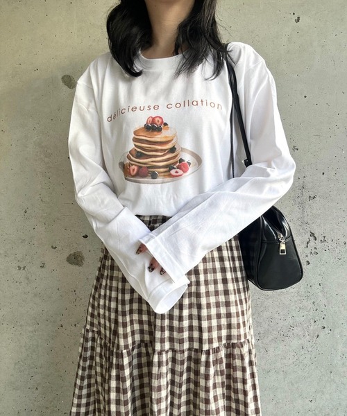 merrylatte(メリーラテ)の「スイーツプリントロングTシャツ(Tシャツ/カットソー・レディース・ホワイト・MEDIUM)」の1枚目の写真