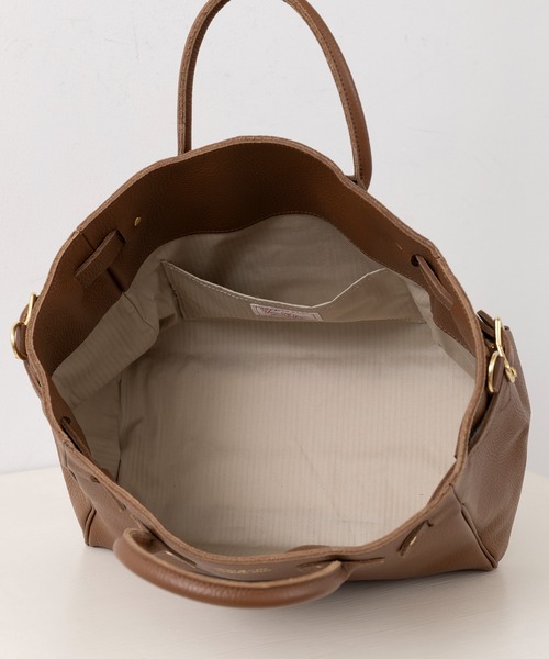 YOUNG&OLSEN The DRYGOODS STORE(ヤングアンドオルセン)の「【YOUNG&OLSEN】EMBOSSED LEATHER BELTED TOTE S(トートバッグ・レディース・ベージュ/グレー/グリーン/ブラック/ブラウン/ライトグレー/ピンク/グレー系その他2・FREE)」の14枚目の写真