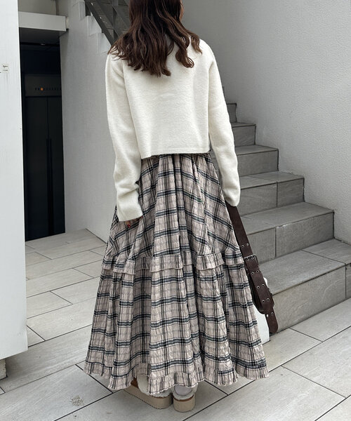 w closet（ダブルクローゼット）の「【5色展開】ロゴプレートニットカーディガン（カーディガン/ボレロ・レディース・イエロー/ブルー/チャコールグレー/アイボリー/ピンク・FREE）」の11枚目の写真