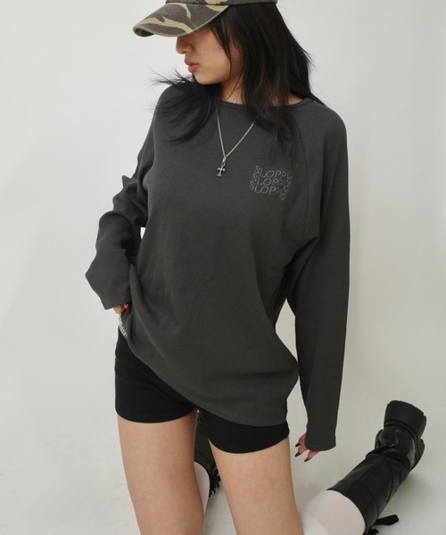 WHO'S WHO gallery（フーズフーギャラリー）の「【WEB限定】【SLOPPY/スロッピー】ワッフルトップス（Tシャツ/カットソー・レディース・ライトグレー/サックスブルー/チャコールグレー/グレー/オフホワイト・FREE）」の2枚目の写真