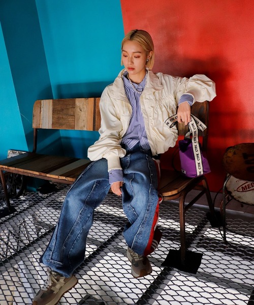 Three Four Time(スリーフォータイム)の「サイドスイッチデニムパンツ @(デニムパンツ・レディース・グリーン系その他/レッド系その他・FREE)」の5枚目の写真