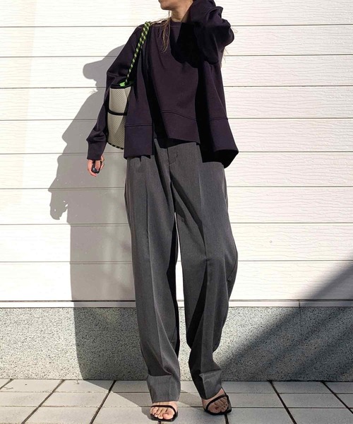 Q(キュー)の「TRストレッチストレートパンツ(スラックス・レディース・チャコールグレー/グレイッシュベージュ・MEDIUM)」の5枚目の写真
