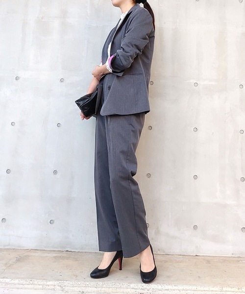 Q(キュー)の「TRストレッチストレートパンツ(スラックス・レディース・チャコールグレー/グレイッシュベージュ・MEDIUM)」の11枚目の写真