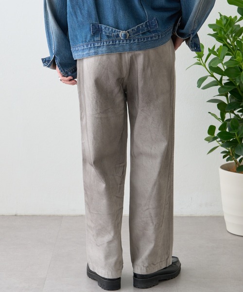 ai no de（アイノデ）の「【ainode】oku 2タックベルトワイドパンツ（デニムパンツ・メンズ・アイボリー/グレー・MEDIUM/LARGE）」の11枚目の写真
