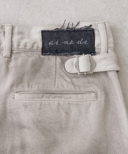 ai no de（アイノデ）の「【ainode】oku 2タックベルトワイドパンツ（デニムパンツ・メンズ・アイボリー/グレー・MEDIUM/LARGE）」の3枚目の写真