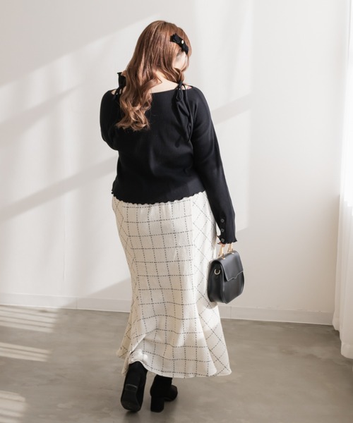 CLETTE(クレット)の「肩リボンキャザーリブプルオーバー(Tシャツ/カットソー・レディース・ブラック/チャコールグレー・LL/3L/4L)」の5枚目の写真