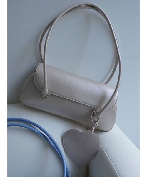 dazzlin（ダズリン）の「ハートチャームスクエアボックスバッグ（ハンドバッグ・レディース・ブルー/ブラック/ベージュ・FREE）」の9枚目の写真