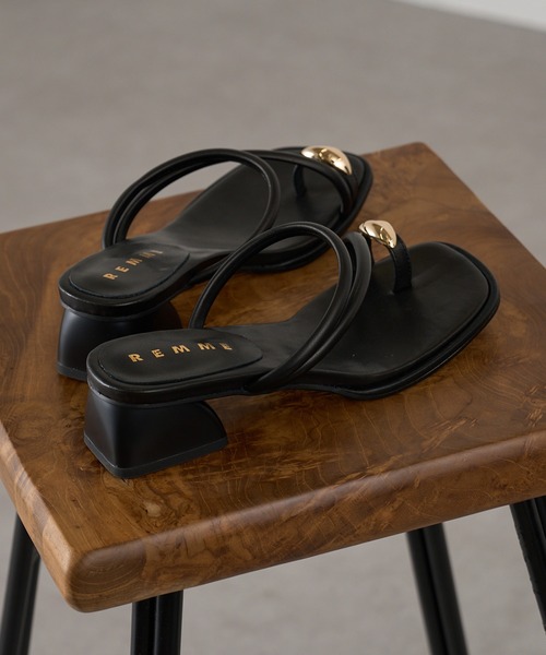 REMME（レメ）の「【REMME】シープレザーメタルポイントサンダル SHEEP LEATHER ZH-25S025-SH（サンダル・レディース・ホワイト/ブラック・36/37/38/39）」の3枚目の写真