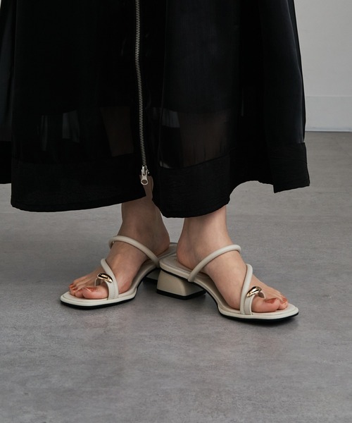 REMME（レメ）の「【REMME】シープレザーメタルポイントサンダル SHEEP LEATHER ZH-25S025-SH（サンダル・レディース・ホワイト/ブラック・36/37/38/39）」の6枚目の写真