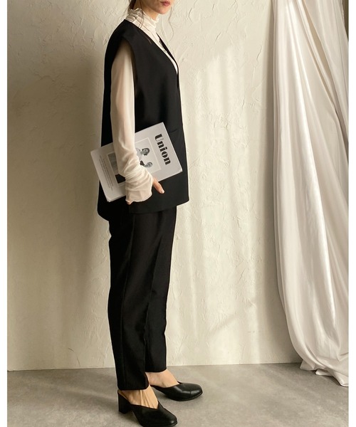 She's Closet(シーズクローゼット)の「ノーカラー深Vネックベスト&パンツスタイル セットアップ(セットアップ・レディース・ブラック/サンドベージュ/グレイッシュベージュ/グレー・S/M/L)」の20枚目の写真