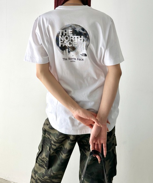 THE NORTH FACE(ザノースフェイス)の「THE NORTH FACE(ザ・ノースフェイス)/バックプリント コットン 半袖 Tシャツ/TNF SEOUL EDITION S/S R/TEE(Tシャツ/カットソー・レディース・ブラック/ホワイト/ホワイト系その他/ブラック系その他・M/L/XL/XXL)」の20枚目の写真