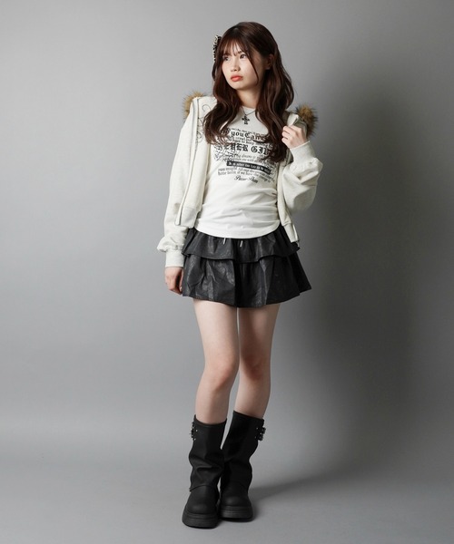 SPINNS(スピンズ)の「ティアードミニスカート/合皮/スカパン/インナーパンツ付き(スカート・レディース・ブラウン/ブラック/グレー・ONESIZE)」の5枚目の写真