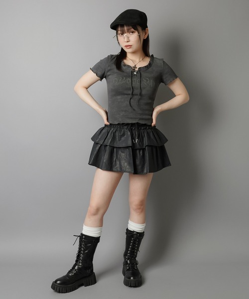 SPINNS(スピンズ)の「ティアードミニスカート/合皮/スカパン/インナーパンツ付き(スカート・レディース・ブラウン/ブラック/グレー・ONESIZE)」の18枚目の写真