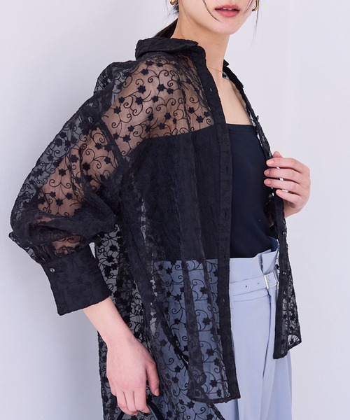 VIS(ビス)の「【洗える】アソートシアーシャツ(フラワー刺繍&無地)(シャツ/ブラウス・レディース・グレー/ホワイト/オフホワイト/ピンク/ブラック系その他・FREE)」の3枚目の写真