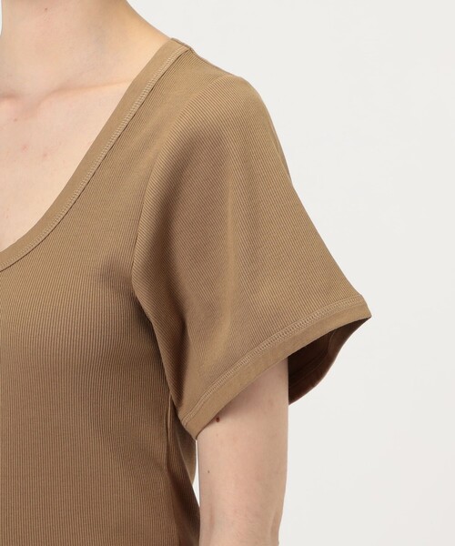 BY MALENE BIRGER（バイマレーネビルガー）の「■BY MALENE BIRGER LUNAI　UネックTシャツ（Tシャツ/カットソー・レディース・キャメル・XS）」の2枚目の写真