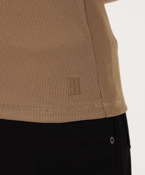 BY MALENE BIRGER（バイマレーネビルガー）の「■BY MALENE BIRGER LUNAI　UネックTシャツ（Tシャツ/カットソー・レディース・キャメル・XS）」の4枚目の写真