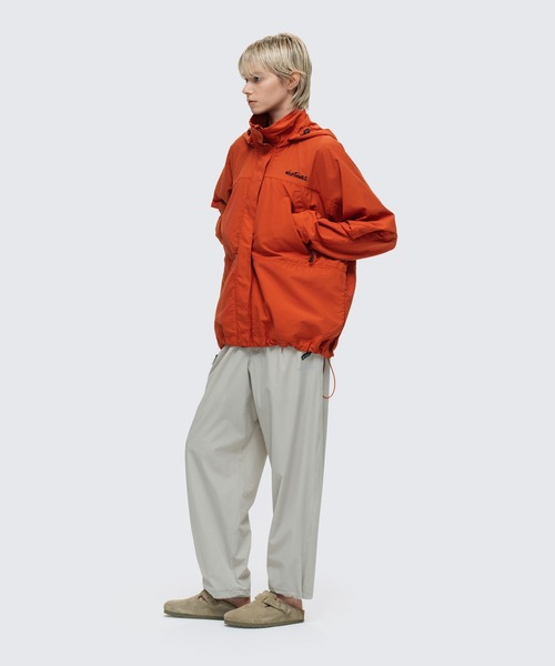 WILD THINGS（ワイルドシングス）の「W'Sシャモニージャケット│WS CHAMONIX JACKET（ナイロンジャケット・レディース・ブラック/パープル系1/オフホワイト/オレンジ系その他/ベージュ・M/S）」の7枚目の写真