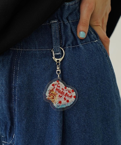 milk❤ セール】30TH ANNIVERSARY CAKE KEYCHAIN（キーホルダー）｜MILKFED