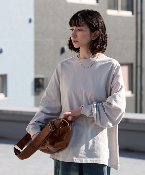 United Athle（ユナイテッドアスレ）の「【UNITED ATHLE】 ヘビーウェイト ビッグシルエット 長袖無地ロンT 5.6オンス カットソー / レディース 2026年春夏（Tシャツ/カットソー・レディース・スミクロ/ネイビー/ホワイト/ブラック/ライトブルー/オフホワイト・S/M/L/XL）」の2枚目の写真