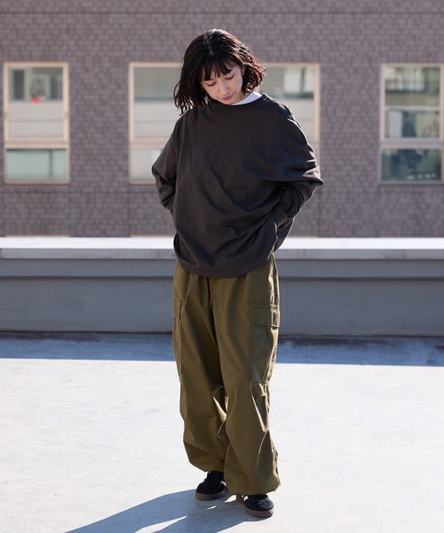 United Athle（ユナイテッドアスレ）の「【UNITED ATHLE】 ヘビーウェイト ビッグシルエット 長袖無地ロンT 5.6オンス カットソー / レディース 2026年春夏（Tシャツ/カットソー・レディース・スミクロ/ネイビー/ホワイト/ブラック/ライトブルー/オフホワイト・S/M/L/XL）」の17枚目の写真