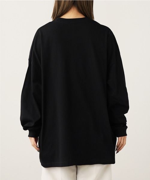 United Athle（ユナイテッドアスレ）の「【UNITED ATHLE】 ヘビーウェイト ビッグシルエット 長袖無地ロンT 5.6オンス カットソー / レディース 2026年春夏（Tシャツ/カットソー・レディース・スミクロ/ネイビー/ホワイト/ブラック/ライトブルー/オフホワイト・S/M/L/XL）」の9枚目の写真