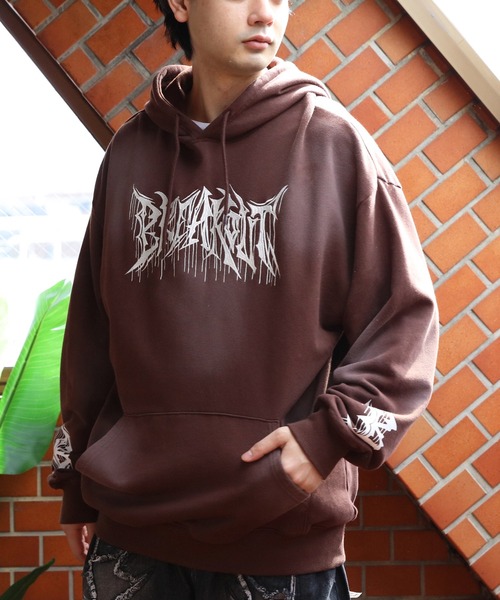 ８(eight)（エイト）の「スプレー加工プルパーカー（パーカー・メンズ・ブラック/ブラウン/ピンク・MEDIUM/LARGE）」の2枚目の写真