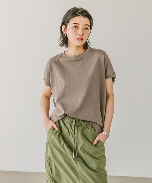 BAYFLOW（ベイフロー）の「[丸みのあるバックシルエット]シルケットドルマンショートスリーブT（Tシャツ/カットソー・レディース・モカ/イエロー/オフホワイト/ブラック/ブルー・FREE）」の7枚目の写真