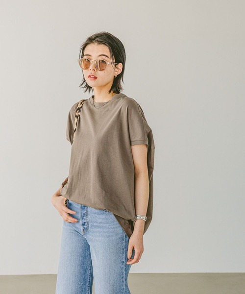 BAYFLOW（ベイフロー）の「[丸みのあるバックシルエット]シルケットドルマンショートスリーブT（Tシャツ/カットソー・レディース・モカ/イエロー/オフホワイト/ブラック/ブルー・FREE）」の10枚目の写真