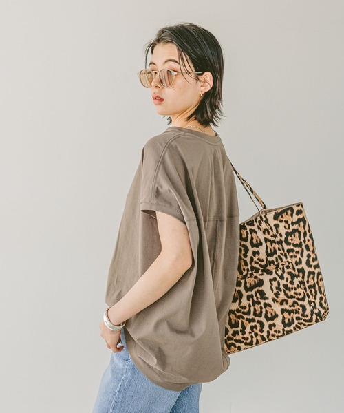 BAYFLOW（ベイフロー）の「[丸みのあるバックシルエット]シルケットドルマンショートスリーブT（Tシャツ/カットソー・レディース・モカ/イエロー/オフホワイト/ブラック/ブルー・FREE）」の12枚目の写真