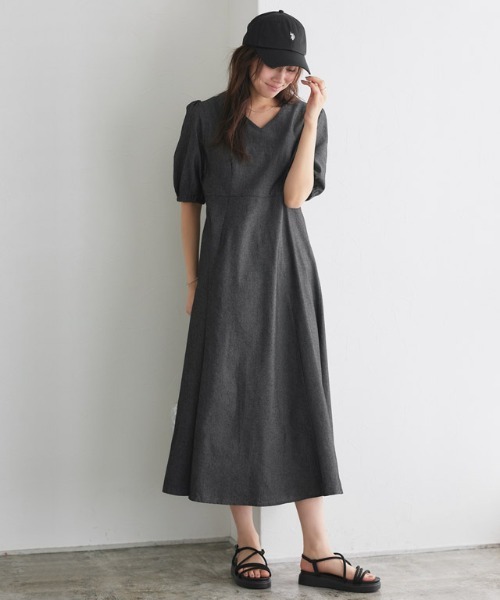 Pierrot（ピエロ）の「シャンブレーパフスリーブワンピース（ワンピース・レディース・ブラック/インディゴブルー・PM/M/L）」の7枚目の写真