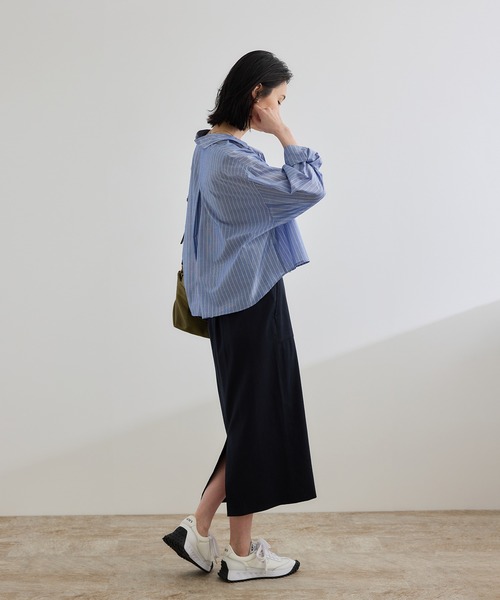 ROPE'(ロペ)の「【洗える】コットンシアークロップドシャツブラウス(シャツ/ブラウス・レディース・ホワイト/ブラック/ブルー系その他4・38/36)」の4枚目の写真