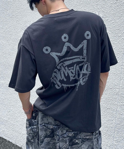 ILL'S（イルズ）の「ボックスシルエット グランジ風 レトロモチーフ バックプリント 半袖Tシャツ メンズ レディース（Tシャツ/カットソー・メンズ・チャコール/ブラック系その他/ホワイト系その他/ブラック/ホワイト/グレー系・L/M）」の5枚目の写真