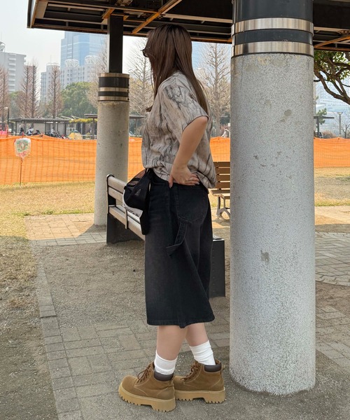 sedacle(セダクル)の「スタッズピアス汚れ加工風T(Tシャツ/カットソー・レディース・ベージュ/パープル・SMALL/MEDIUM/LARGE)」の10枚目の写真