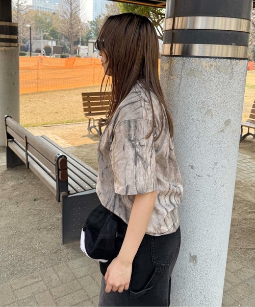 sedacle(セダクル)の「スタッズピアス汚れ加工風T(Tシャツ/カットソー・レディース・ベージュ/パープル・SMALL/MEDIUM/LARGE)」の5枚目の写真