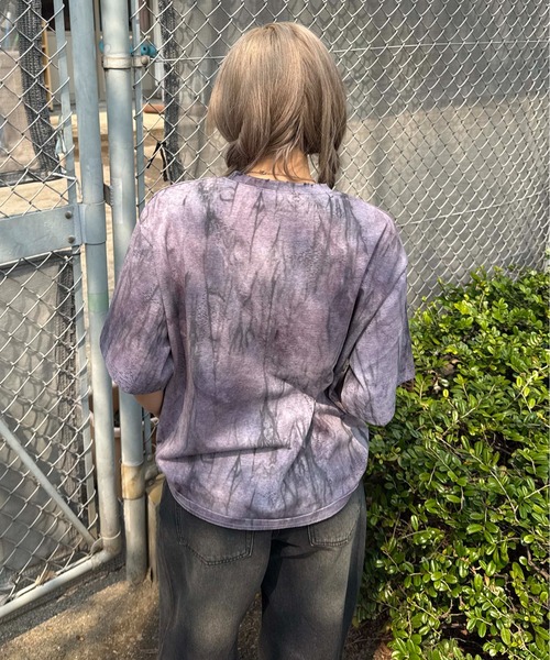 sedacle(セダクル)の「スタッズピアス汚れ加工風T(Tシャツ/カットソー・レディース・ベージュ/パープル・SMALL/MEDIUM/LARGE)」の14枚目の写真