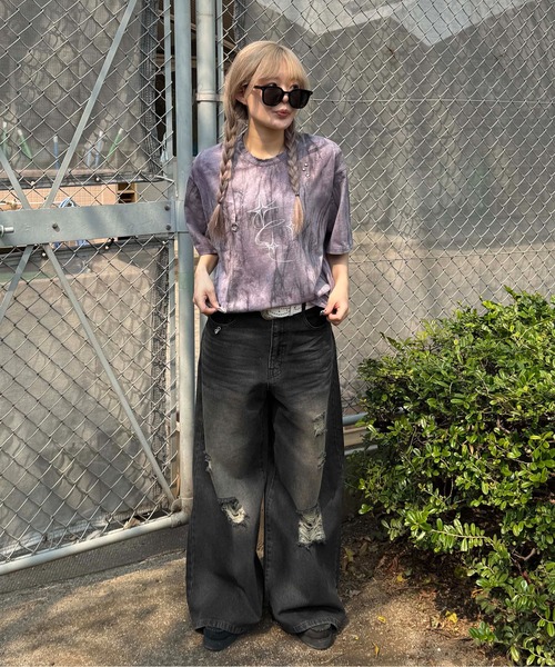 sedacle(セダクル)の「スタッズピアス汚れ加工風T(Tシャツ/カットソー・レディース・ベージュ/パープル・SMALL/MEDIUM/LARGE)」の17枚目の写真