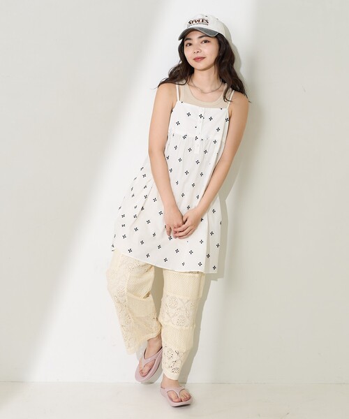 FREAK'S STORE（フリークスストア）の「インド 小花刺繍キャミリボンチュニック/バックリボン キャミチュニック（チュニック・レディース・オフホワイト/ブラック/ブルー・ﾌﾘ-）」の11枚目の写真