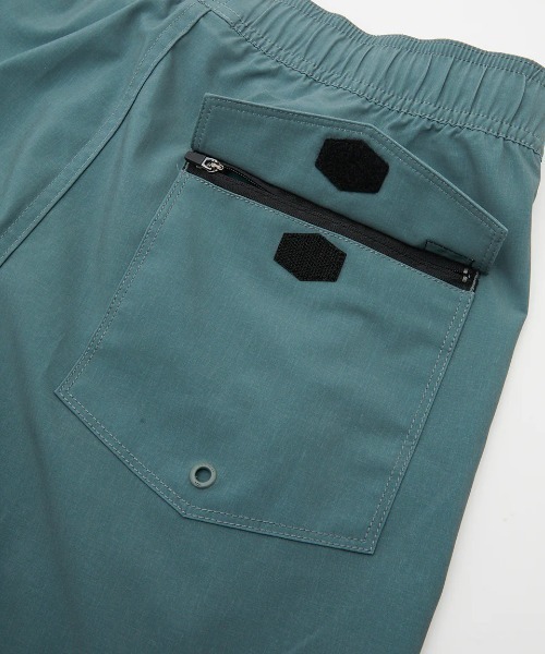 RVCA(ルーカ)の「RVCA メンズ PERRY MIX BS ボードショーツ 【2025年春夏モデル】/ルーカ水陸両用ウエストゴムサーフトランクス・ボードショーツ・バギーショーツ(水着)(水着・メンズ・ブラック×ホワイト/ブラック/ホワイト系その他/モスグリーン・LARGE/MEDIUM/SMALL/X-LARGE)」の6枚目の写真